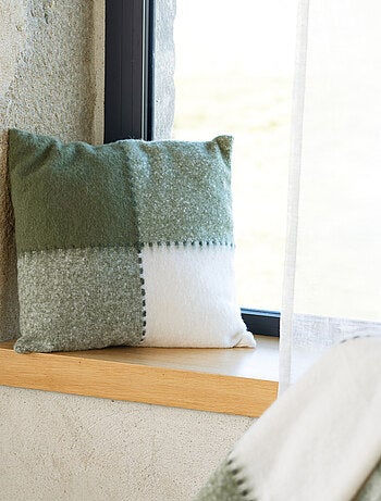 Housse de coussin à carreaux aspect mohair