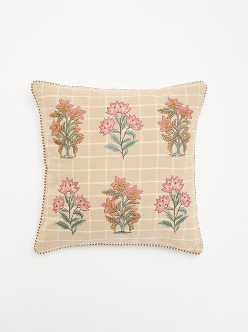 Housse de coussin carré à fleurs brodées - Kiabi Housse de coussin carré à fleurs brodées - Kiabi