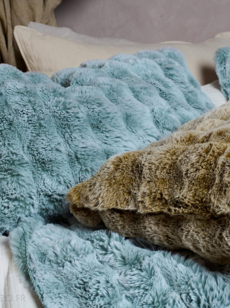 Housse de coussin collection ASTRAKAN fausse fourrure Bleu outremer - Kiabi