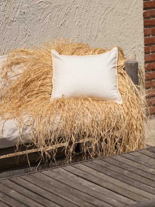 Housse de coussin déco avec franges en raphia - Kiabi