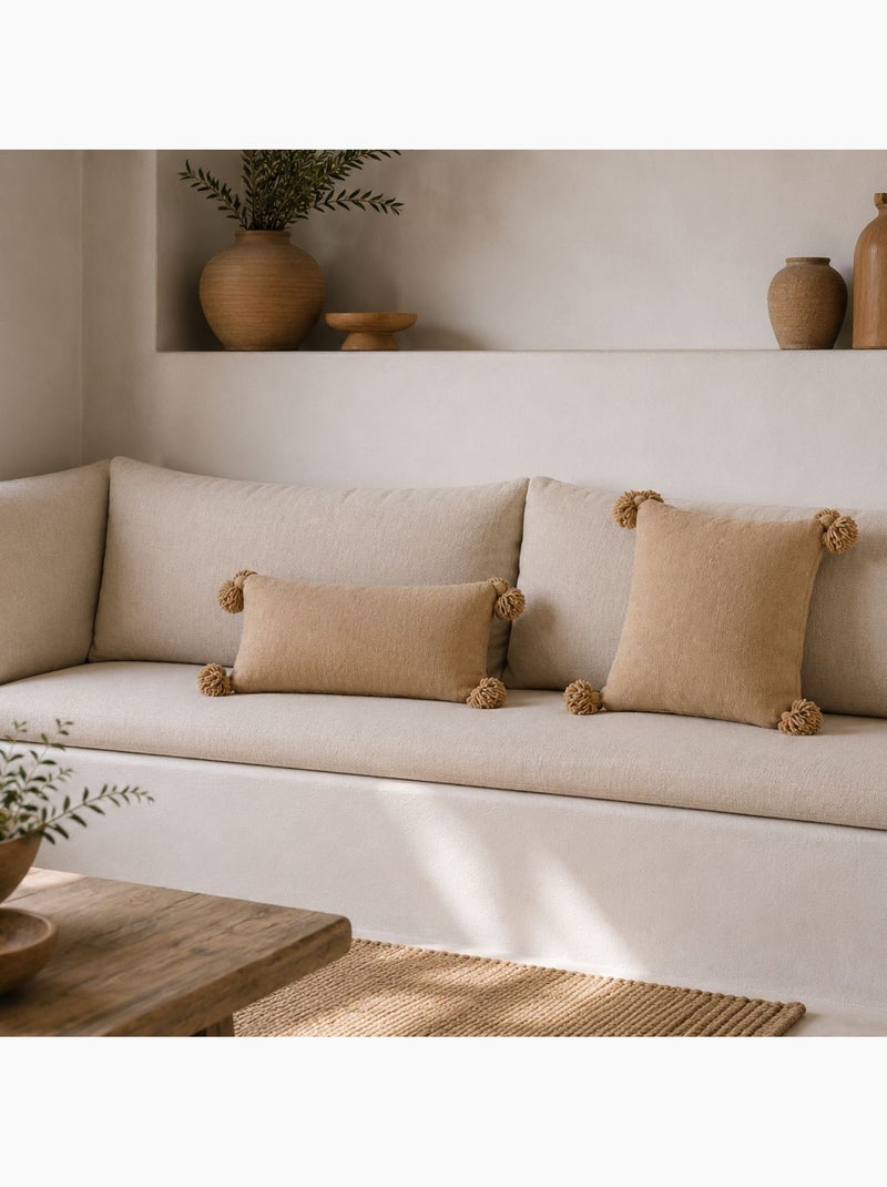 Housse de coussin en laine à pompons Beige - Kiabi