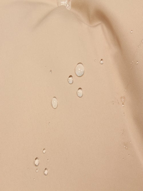 JANE Fauteuil œuf sur pied en résine beige effet rotin - Kiabi JANE Fauteuil œuf sur pied en résine beige effet rotin - Kiabi