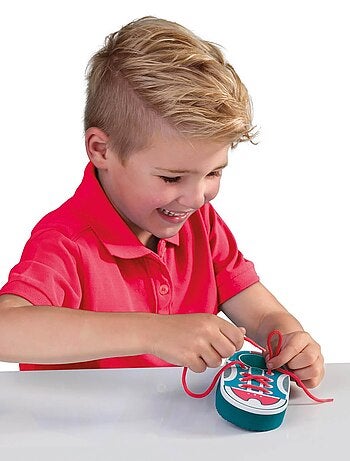 J'apprends à faire mes lacets