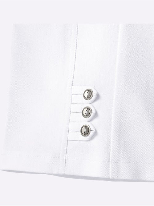 Jean 3/4 avec ceinture élastique à boutons décoratifs - Taille standard - Moda Vilona - Kiabi Jean 3/4 avec ceinture élastique à boutons décoratifs - Taille standard - Moda Vilona - Kiabi