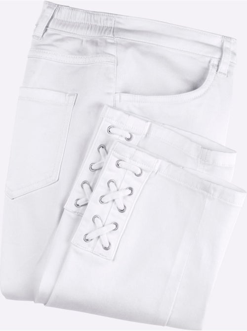 Jean 3/4 avec laçage décoratif et ceinture élastique - Taille standard - Moda Vilona - Kiabi Jean 3/4 avec laçage décoratif et ceinture élastique - Taille standard - Moda Vilona - Kiabi