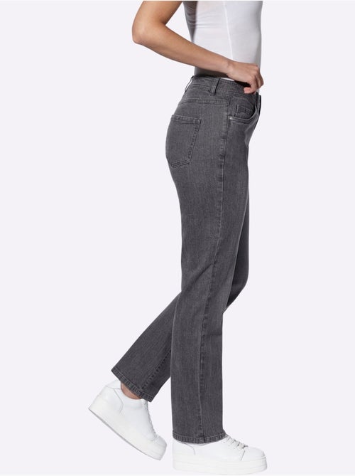 Jean 5 poches à jambes droites avec ceinture gainante et fermeture zippée - taille courte - witt - Kiabi Jean 5 poches à jambes droites avec ceinture gainante et fermeture zippée - taille courte - witt - Kiabi