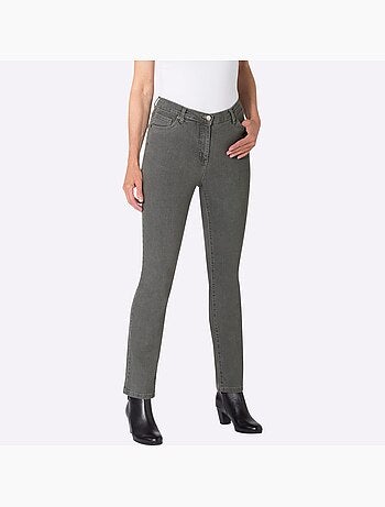 Jean coupe 5 poches avec broderie et éléments fantaisie - taille courte - moda vilona