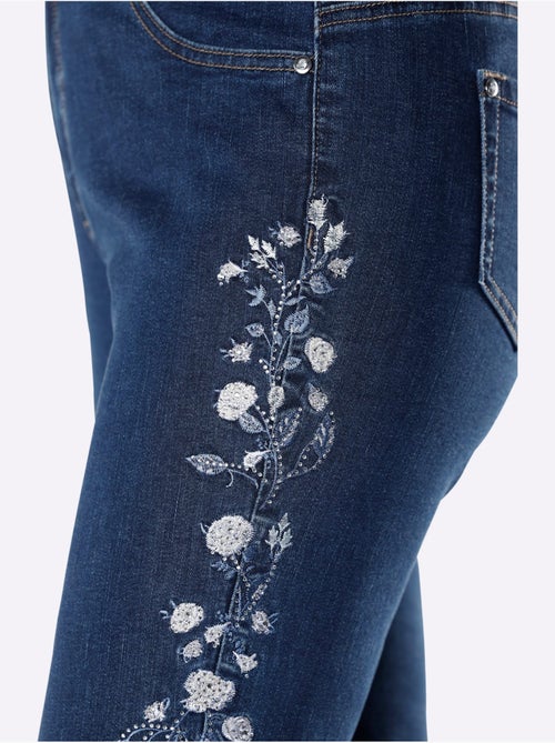 Jean 5 Poches Broderie Et Pierres Brillantes - Taille Courte - Witt - Kiabi Jean 5 Poches Broderie Et Pierres Brillantes - Taille Courte - Witt - Kiabi