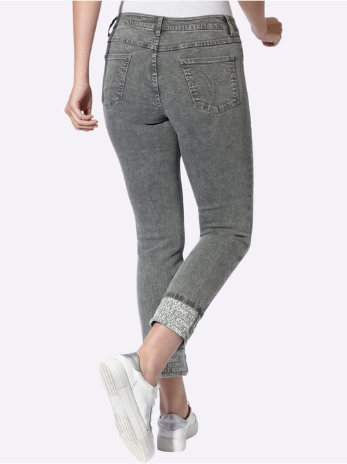 Jean 5 poches coupe 5 poches - taille standard - helline - Kiabi Jean 5 poches coupe 5 poches - taille standard - helline - Kiabi