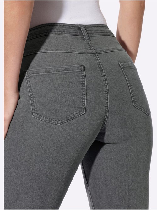 Jean 5 poches coupe parfaite grâce à l'élasthanne - taille courte - moda vilona - Kiabi Jean 5 poches coupe parfaite grâce à l'élasthanne - taille courte - moda vilona - Kiabi