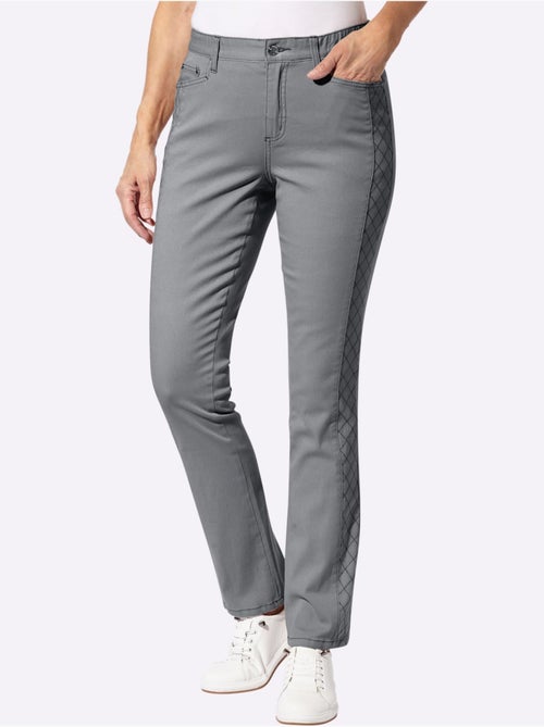 Jean 5 poches couture latérale avancée pour un effet affinant - taille courte - witt - Kiabi Jean 5 poches couture latérale avancée pour un effet affinant - taille courte - witt - Kiabi