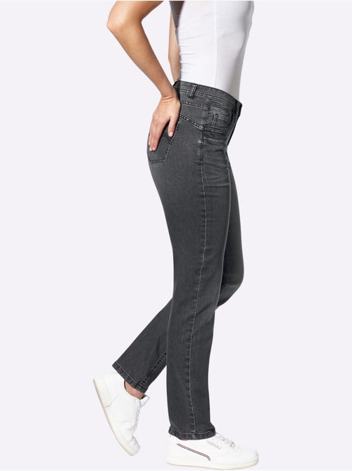 Jean 5 poches couture latérale avancée pour un effet affinant - taille standard - helline - Kiabi Jean 5 poches couture latérale avancée pour un effet affinant - taille standard - helline - Kiabi