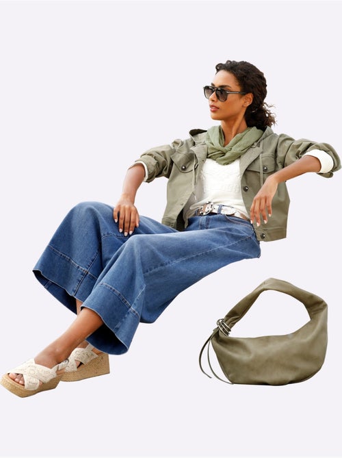 Jean 5 Poches Jambes Larges Mode - Taille Standard - Helline - Kiabi Jean 5 Poches Jambes Larges Mode - Taille Standard - Helline - Kiabi