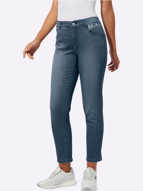 Jean 5 Poches Mélange De Cotons Agréable à Porter - Taille Courte - Helline - Kiabi Jean 5 Poches Mélange De Cotons Agréable à Porter - Taille Courte - Helline - Kiabi
