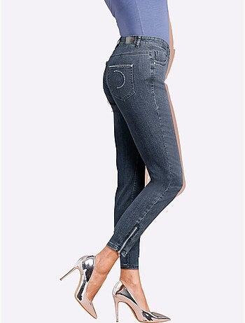 Jean 5 Poches Poches Avec Broderie Et Pierres Fantaisie - Taille Standard - helline