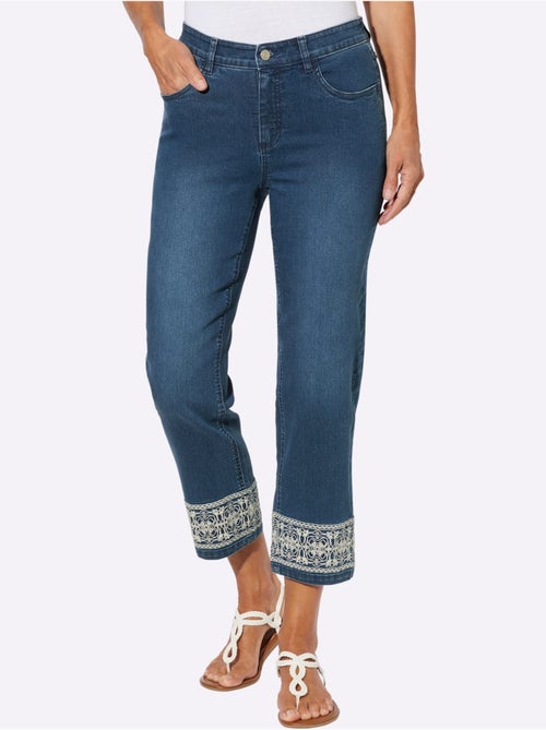 Jean 7/8 avec broderie à l'ourlet et poches pratiques - Taille standard - Moda Vilona - Kiabi