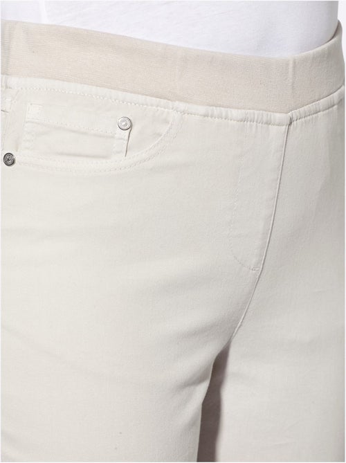 Jean 7/8 avec ceinture élastique et coupe 5 poches - Taille courte - Witt - Kiabi Jean 7/8 avec ceinture élastique et coupe 5 poches - Taille courte - Witt - Kiabi