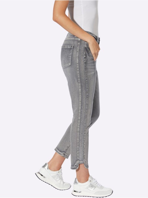 Jean 7/8 Délavage Tendance - Taille Standard - Helline - Kiabi Jean 7/8 Délavage Tendance - Taille Standard - Helline - Kiabi