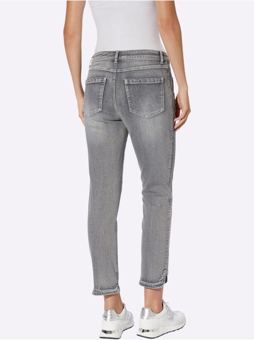 Jean 7/8 Délavage Tendance - Taille Standard - Helline - Kiabi Jean 7/8 Délavage Tendance - Taille Standard - Helline - Kiabi