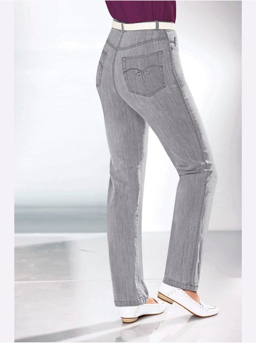 Jean à la coupe élancée avec broderie sur les poches arrière - Taille courte - Witt - Kiabi