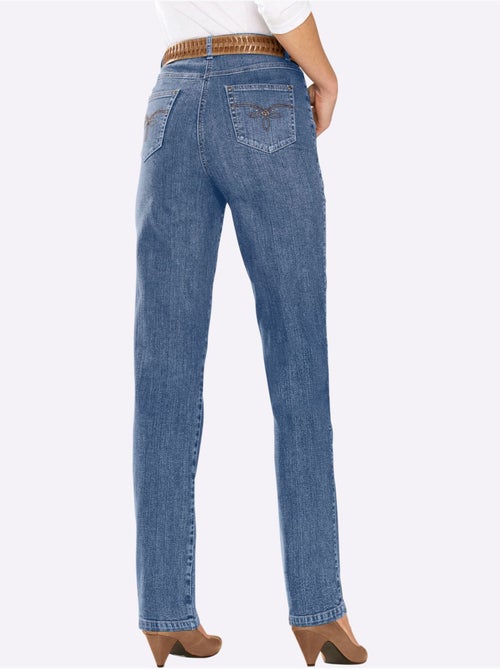 Jean à la coupe élancée avec broderie sur les poches arrière - Taille longue - Witt - Kiabi Jean à la coupe élancée avec broderie sur les poches arrière - Taille longue - Witt - Kiabi