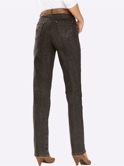 Jean à la coupe élancée avec broderie sur les poches arrière - Taille longue - Witt - Kiabi Jean à la coupe élancée avec broderie sur les poches arrière - Taille longue - Witt - Kiabi