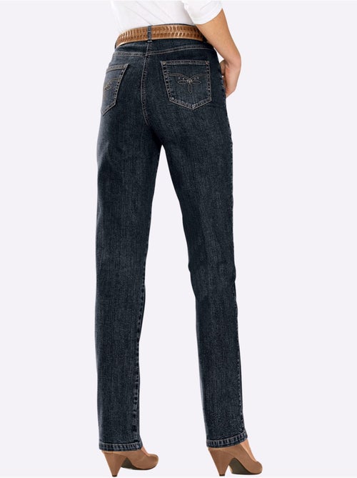 Jean à la coupe élancée avec broderie sur les poches arrière - Taille standard - Witt - Kiabi Jean à la coupe élancée avec broderie sur les poches arrière - Taille standard - Witt - Kiabi