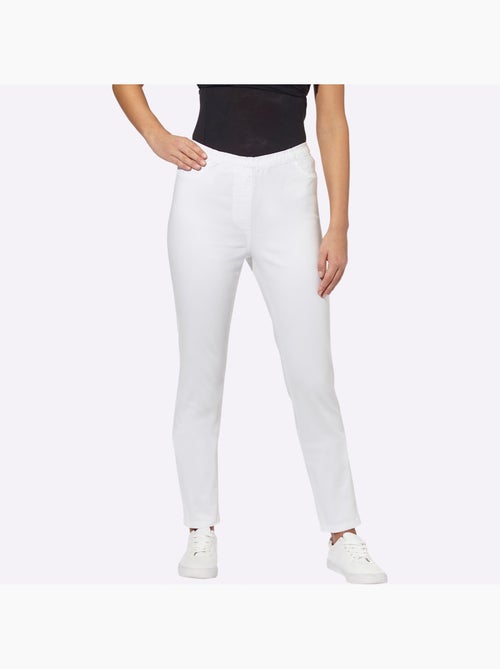 Jean à la coupe étroite avec ceinture élastique et poches arrière - Taille courte - Moda Vilona - Kiabi Jean à la coupe étroite avec ceinture élastique et poches arrière - Taille courte - Moda Vilona - Kiabi