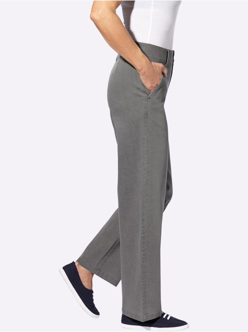 Jean à taille haute avec jambes larges et boutons - Taille standard - Moda Vilona - Kiabi