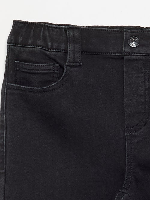 Jean avec ceinture ajustable - collection facile à enfiler - Kiabi Jean avec ceinture ajustable - collection facile à enfiler - Kiabi
