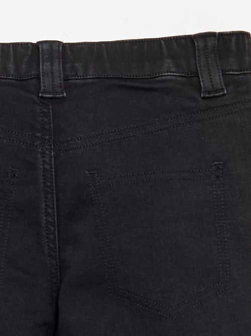 Jean avec ceinture ajustable - collection facile à enfiler - Kiabi Jean avec ceinture ajustable - collection facile à enfiler - Kiabi