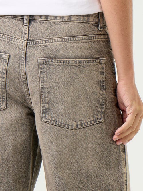 Jean baggy uni avec empiècements fantaisies - Kiabi Jean baggy uni avec empiècements fantaisies - Kiabi