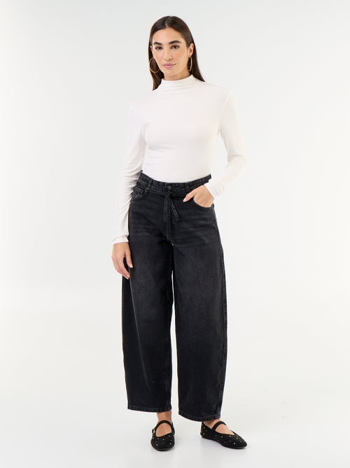 Jean barrel avec ceinture à nouer - Kiabi Jean barrel avec ceinture à nouer - Kiabi