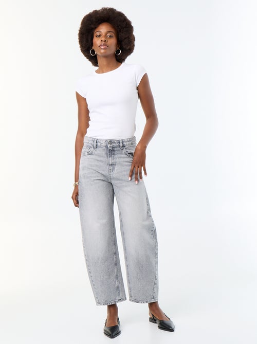 Jean barrel / coupe large taille haute - Kiabi Jean barrel / coupe large taille haute - Kiabi