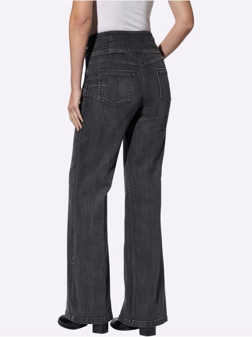 Jean Bootcut Brides Décoratives - Taille Standard - Helline - Kiabi Jean Bootcut Brides Décoratives - Taille Standard - Helline - Kiabi