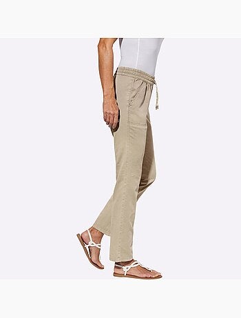 Jean avec ceinture smockée et poches en biais devant - Taille standard - Moda Vilona