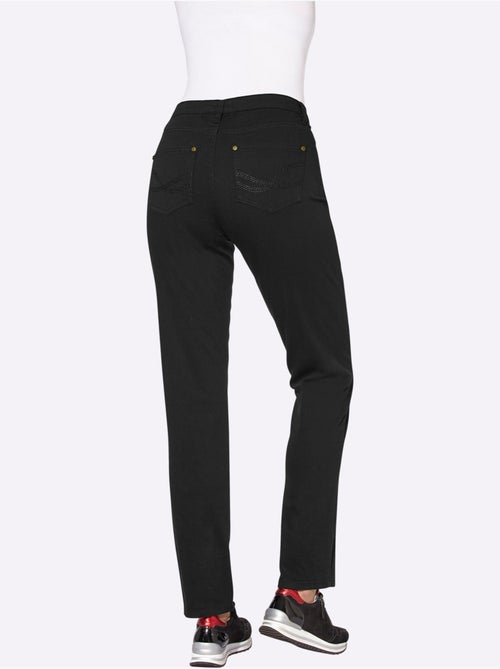 Jean coupe droite à 5 poches avec rivets et ceinture à passants - Taille extra courte - Witt - Kiabi Jean coupe droite à 5 poches avec rivets et ceinture à passants - Taille extra courte - Witt - Kiabi
