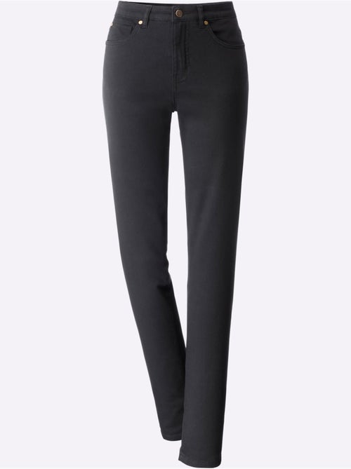 Jean coupe droite à cinq poches avec rivets et empiècement au dos - Taille longue - Witt - Kiabi Jean coupe droite à cinq poches avec rivets et empiècement au dos - Taille longue - Witt - Kiabi