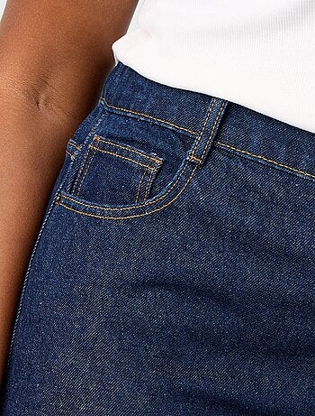 Jean coupe large avec revers à la base