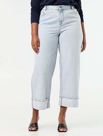 Jean coupe large avec revers à la base