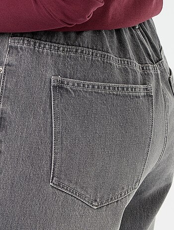 Jean coupe large avec revers à la base