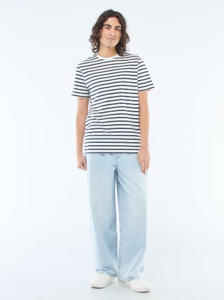 Jean coupe large avec taille élastiquée