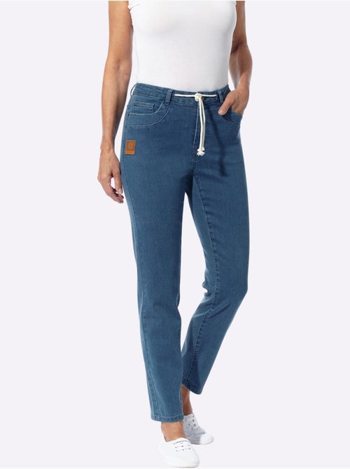 Jean décontracté avec ceinture gainante et lien à nouer - taille standard - moda vilona - Kiabi Jean décontracté avec ceinture gainante et lien à nouer - taille standard - moda vilona - Kiabi