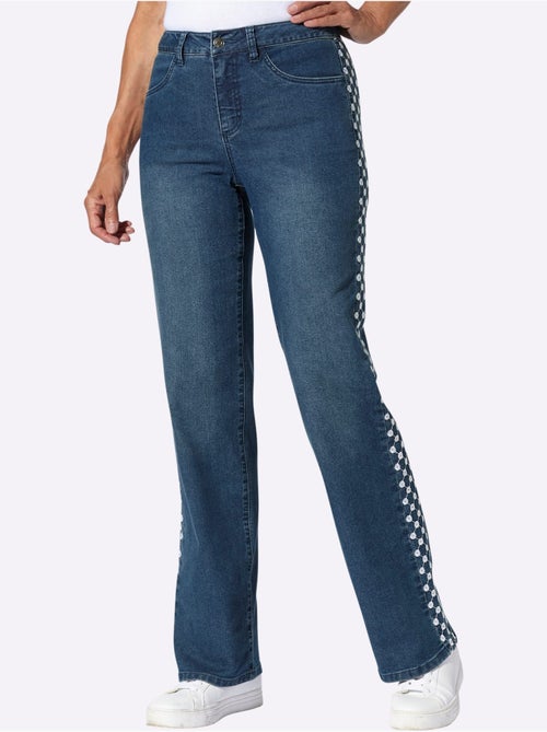 Jean denim doux avec broderie fantaisie et jambes larges - Taille standard - Moda Vilona - Kiabi Jean denim doux avec broderie fantaisie et jambes larges - Taille standard - Moda Vilona - Kiabi