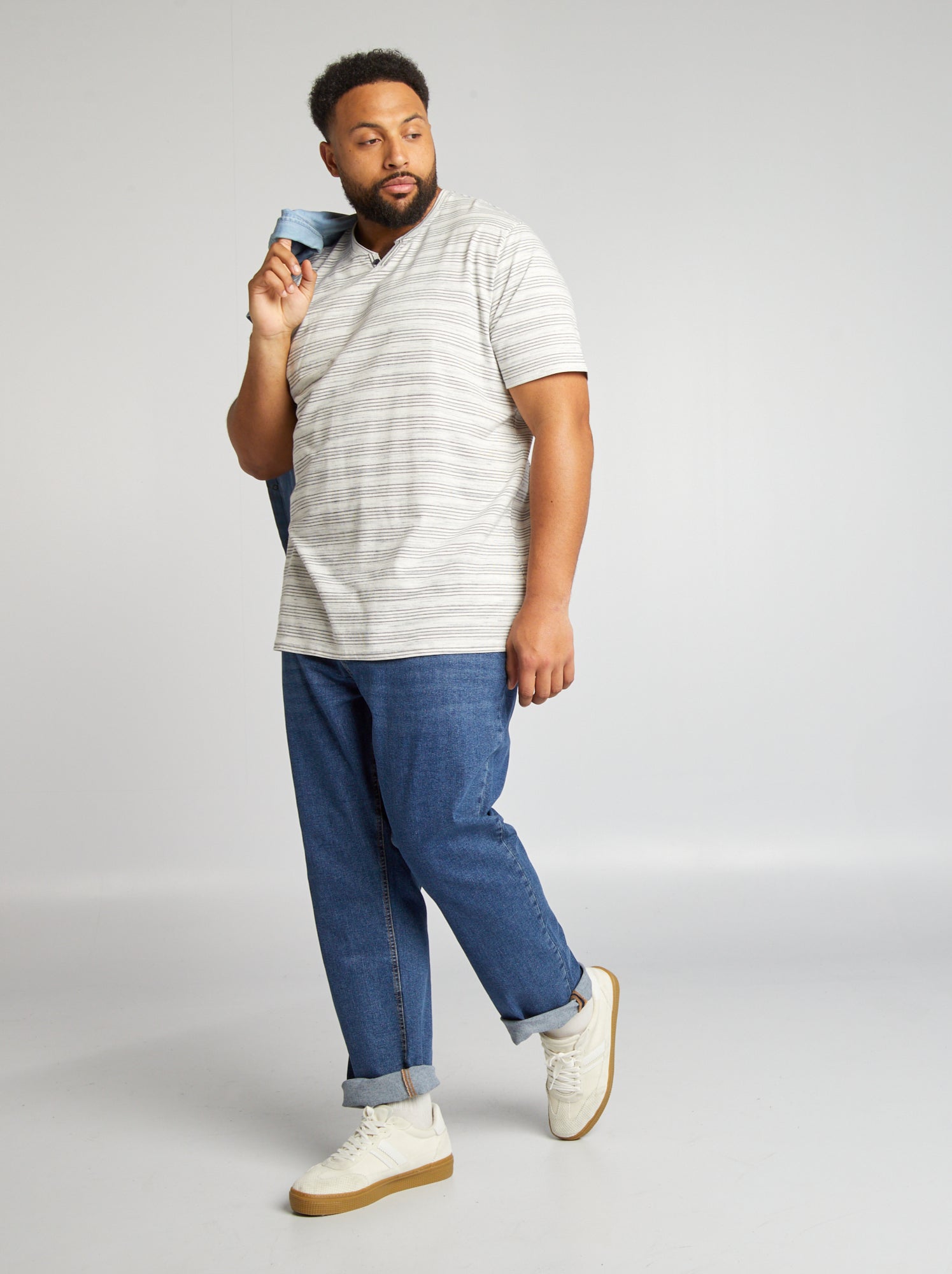 Jeans Homme Lucky Brand 221 - Taille 34, Coupe Slim, Bleu, Bouton Droit - Très Bon état