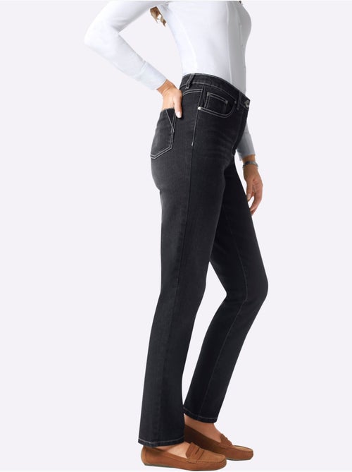 Jean droit à taille haute avec coutures délavées et poches arrière. - taille courte - moda vilona - Kiabi
