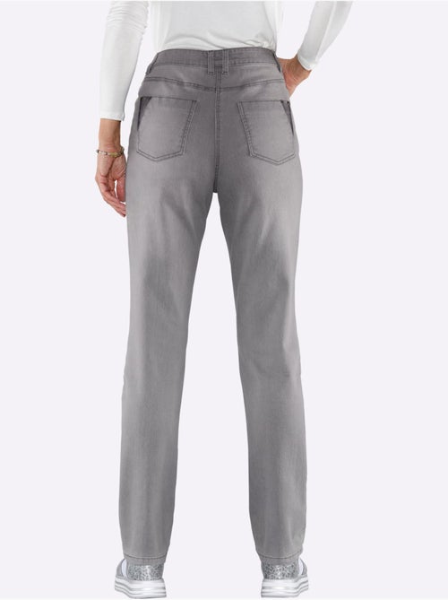 Jean droit avec taille haute et poches arrière - taille standard - moda vilona - Kiabi Jean droit avec taille haute et poches arrière - taille standard - moda vilona - Kiabi