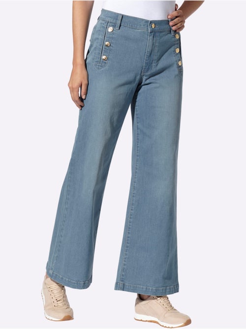 Jean Droit Boutons Décoratifs - Taille Standard - Helline - Kiabi Jean Droit Boutons Décoratifs - Taille Standard - Helline - Kiabi