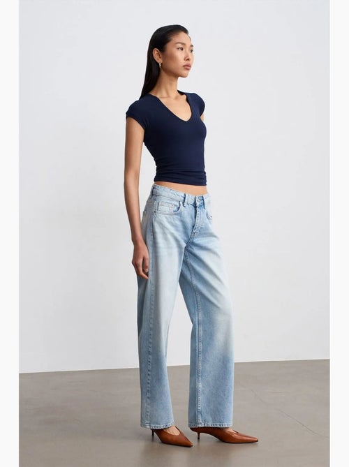 Jean droit en denim de coton, taille basse dilvin - Kiabi Jean droit en denim de coton, taille basse dilvin - Kiabi