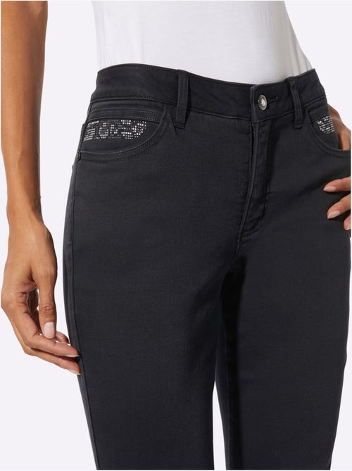 Jean Droit Mélange Coton Et Lyocell De Qualité - Taille Courte - Helline - Kiabi Jean Droit Mélange Coton Et Lyocell De Qualité - Taille Courte - Helline - Kiabi